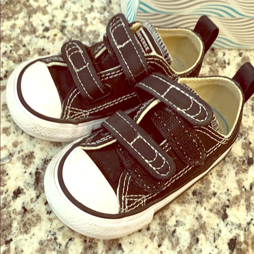 Chucks toddler size 4
